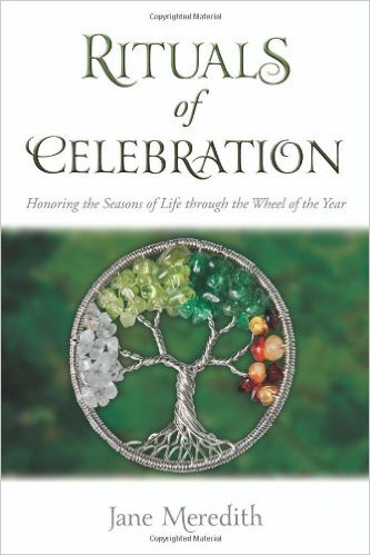 Zu einem der Bücher rund um die Rituale an den Jahreskreisfesten - in Englisch bei Amazon